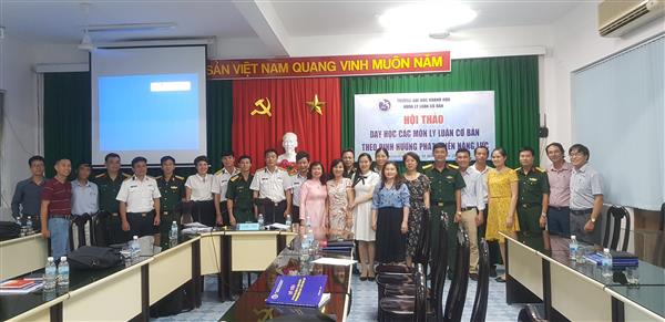 Đại biểu tham gia Hội thảo khoa học 2020 chụp hình lưu niệm Đại biểu tham gia Hội thảo khoa học 2020 chụp hình lưu niệm